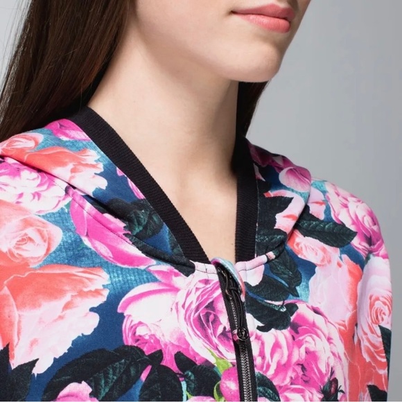 Lululemon Hold Your Om Hoodie Jacket in Secret Garden - Picture 2 of 16